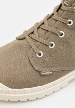 Palladium Pampa Unisex - Sneakers Hoog - Dusky Green/Marshmallow -Palladium 18f90cb5c46342be9e4dc5ac566ee4b9