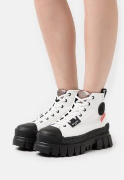 Palladium Revolt Hi- Veterboots - Star White